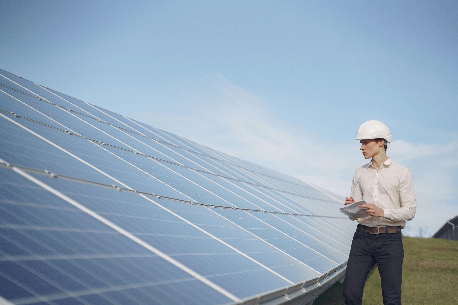 Complete Guide to Commercial Solar Panels Nottingham Installations