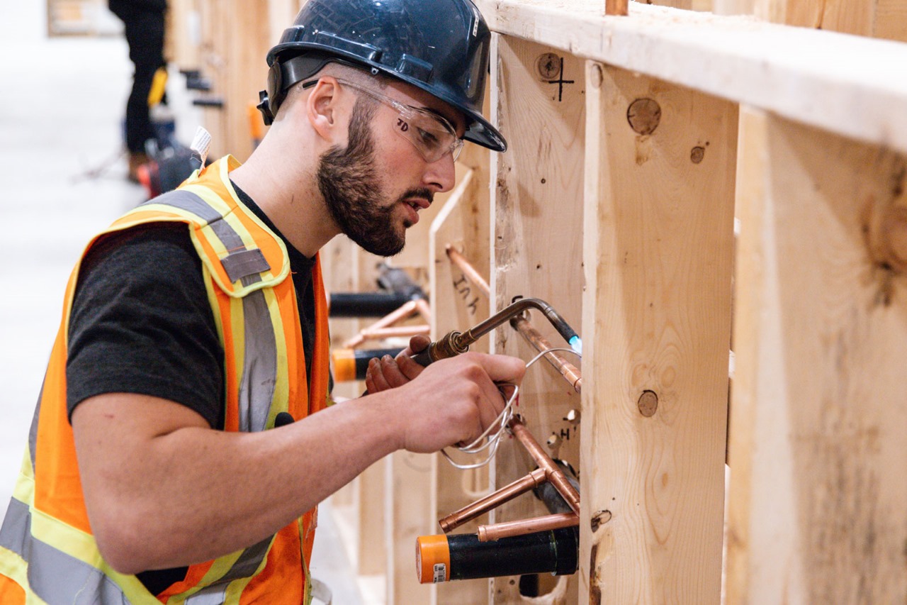 Wholesale AC Units for Contractors: Reliable Solutions for Every Jobsite