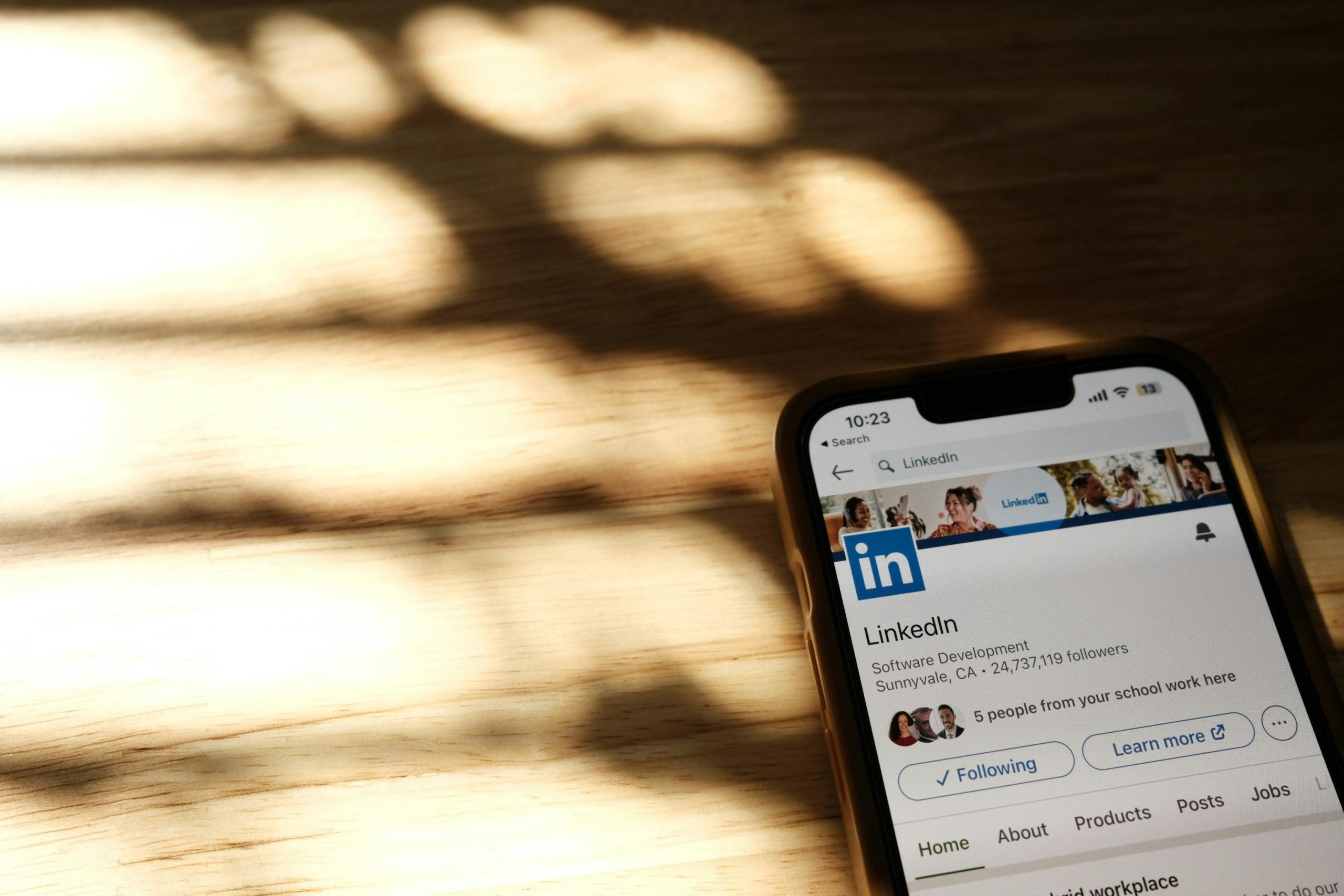 Rent LinkedIn Account Services to Increase Reply Rates